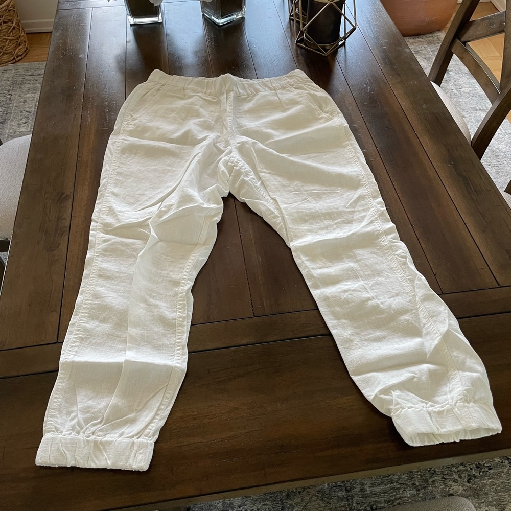 White JCrew linen cropped jogger, gently worn